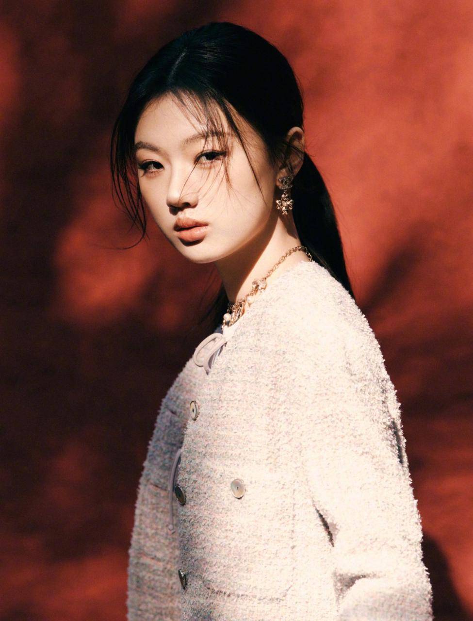 单依纯浅粉色斜纹软呢套装杭州看秀，东方少女，尽显优雅迷人气质