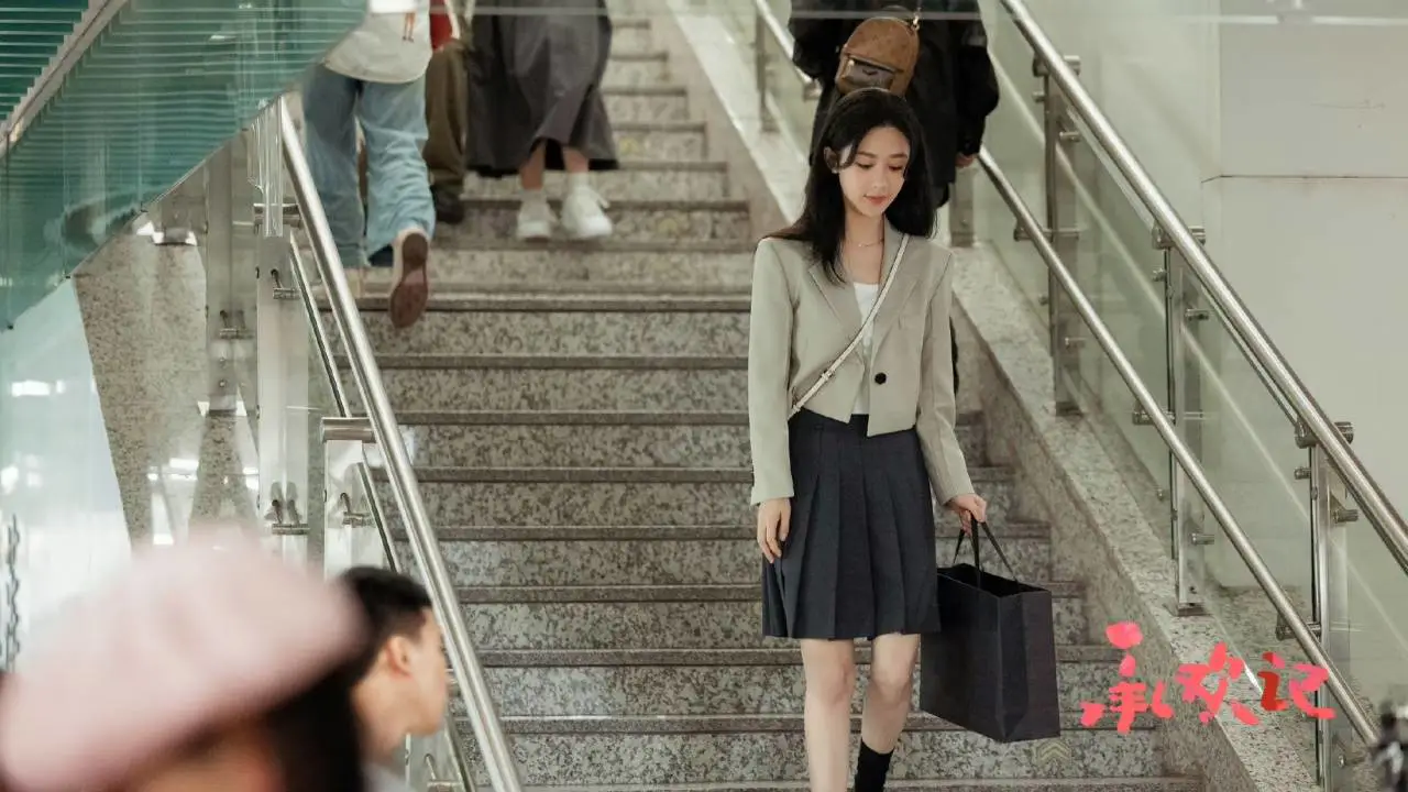 从弄堂普女到酒店继承人,杨紫上班都穿了些什么? 从弄堂普女到酒店继承人,杨紫上班都穿了些什么?