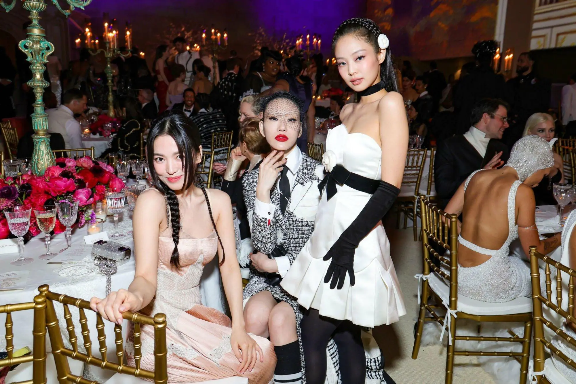 宋慧乔首次登上Met Gala,和Jennie有惊喜合照,还有更多的美照 宋慧乔首次登上Met Gala,和Jennie有惊喜合照,还有更多的美照