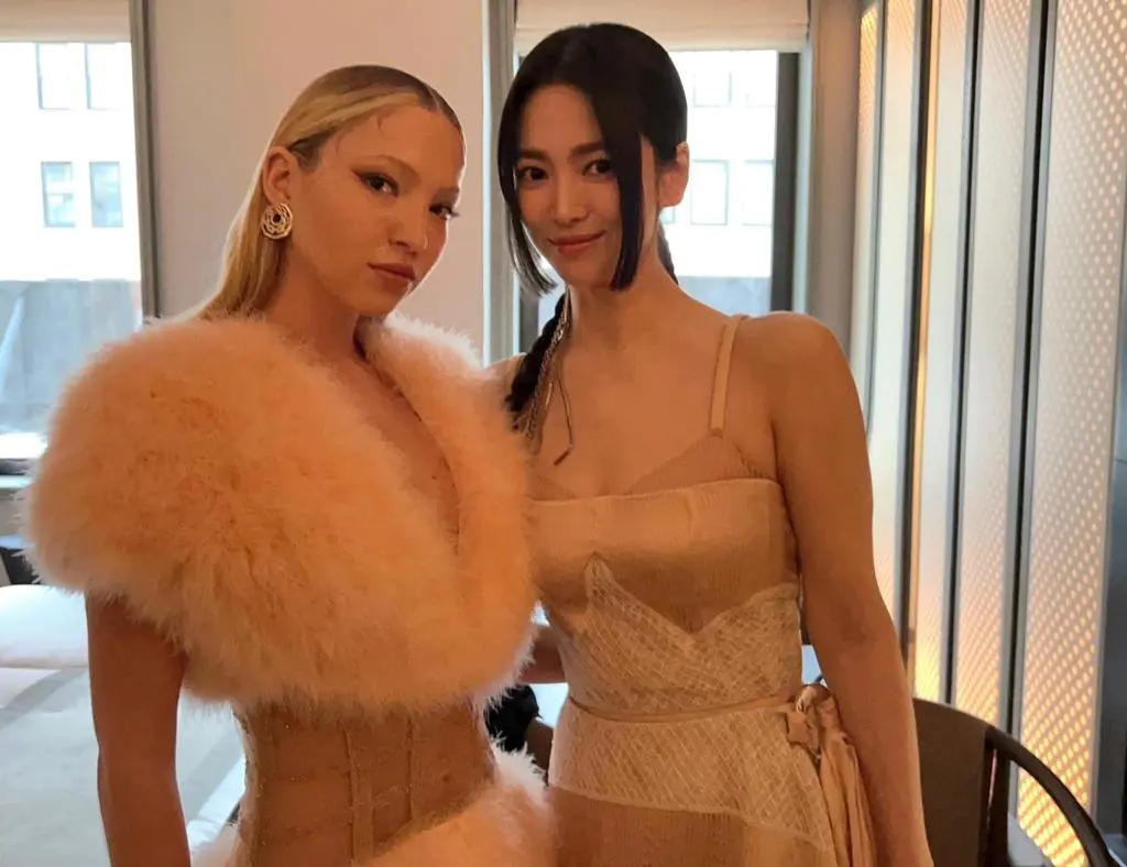 宋慧乔首次登上Met Gala,和Jennie有惊喜合照,还有更多的美照 宋慧乔首次登上Met Gala,和Jennie有惊喜合照,还有更多的美照