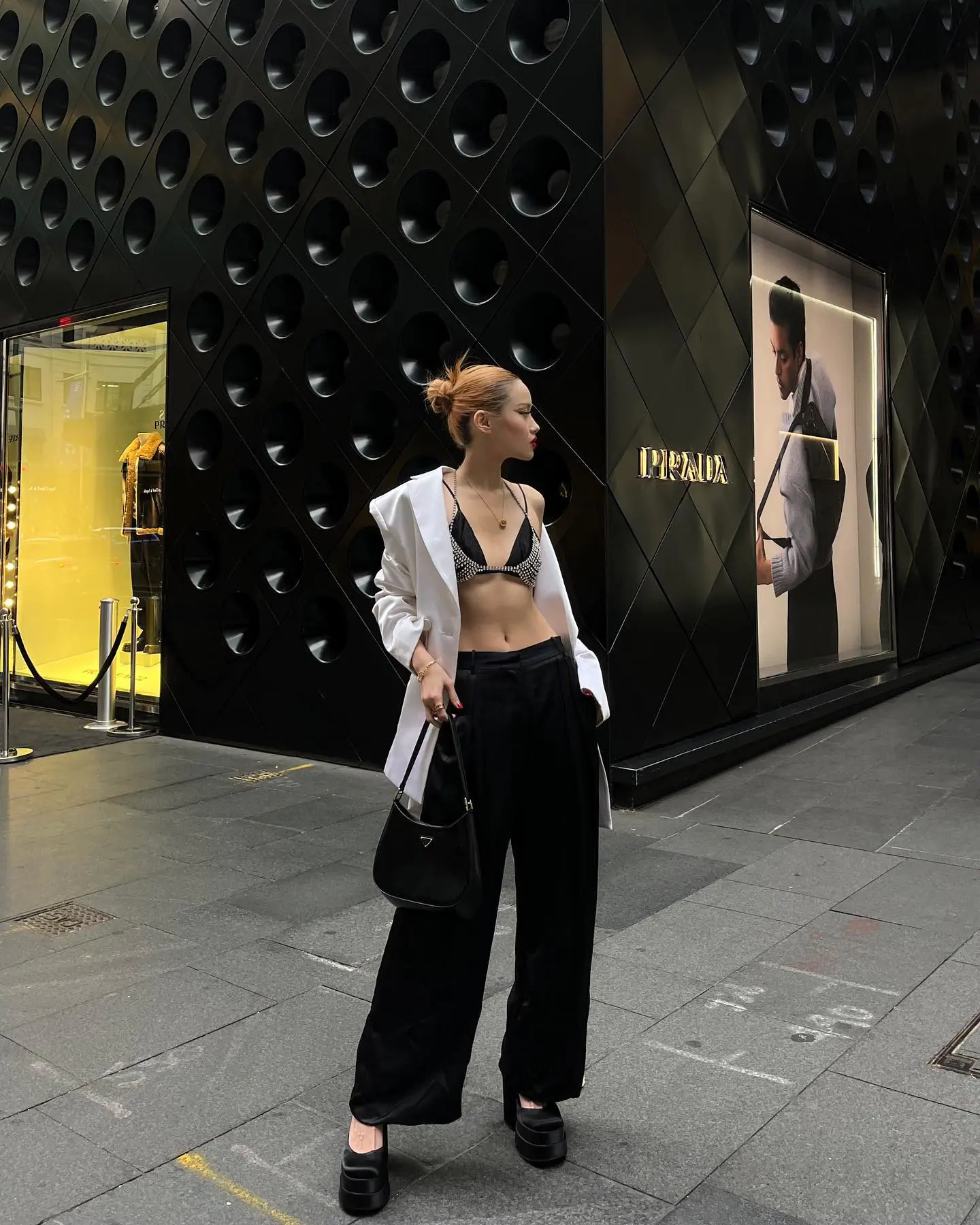 留一头浅色长发,澳洲女生Jamie Nguyen的穿衣打扮有点辣 留一头浅色长发,澳洲女生Jamie Nguyen的穿衣打扮有点辣