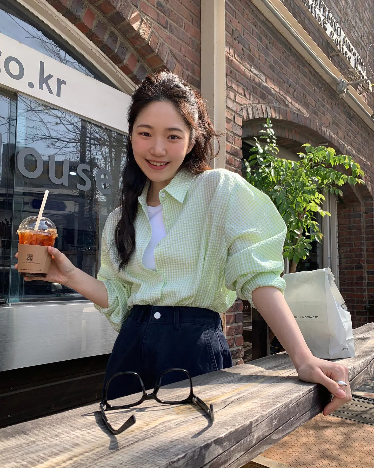 白天防晒晚上防凉,这个忽冷忽热的季节衣柜必须添加一件衬衫 白天防晒晚上防凉,这个忽冷忽热的季节衣柜必须添加一件衬衫