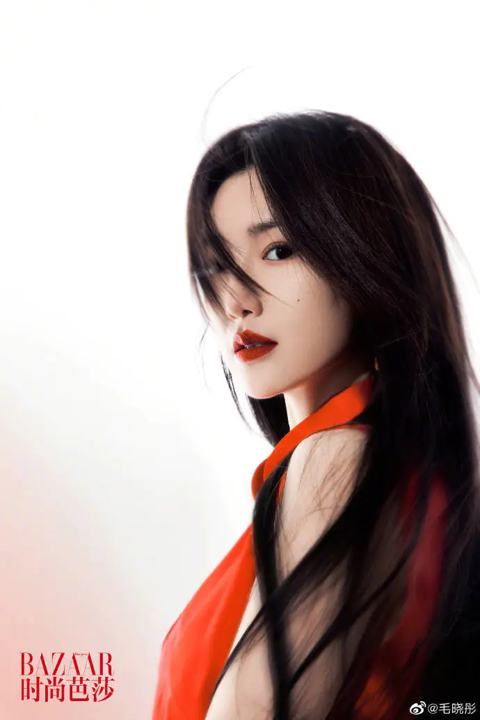 毛晓彤红衣写真超妩媚!雪肤玉貌身材曼妙美得令人窒息 毛晓彤红衣写真超妩媚!雪肤玉貌身材曼妙美得令人窒息
