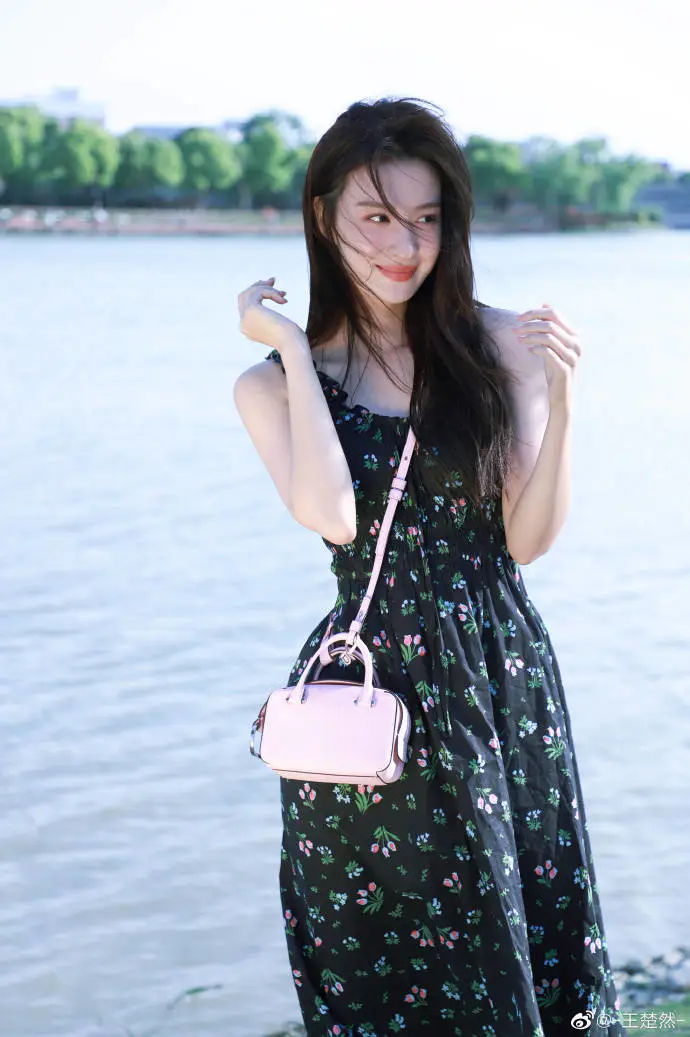 王楚然夏日写真笑容甜美!身材曼妙美得令人窒息 王楚然夏日写真笑容甜美!身材曼妙美得令人窒息