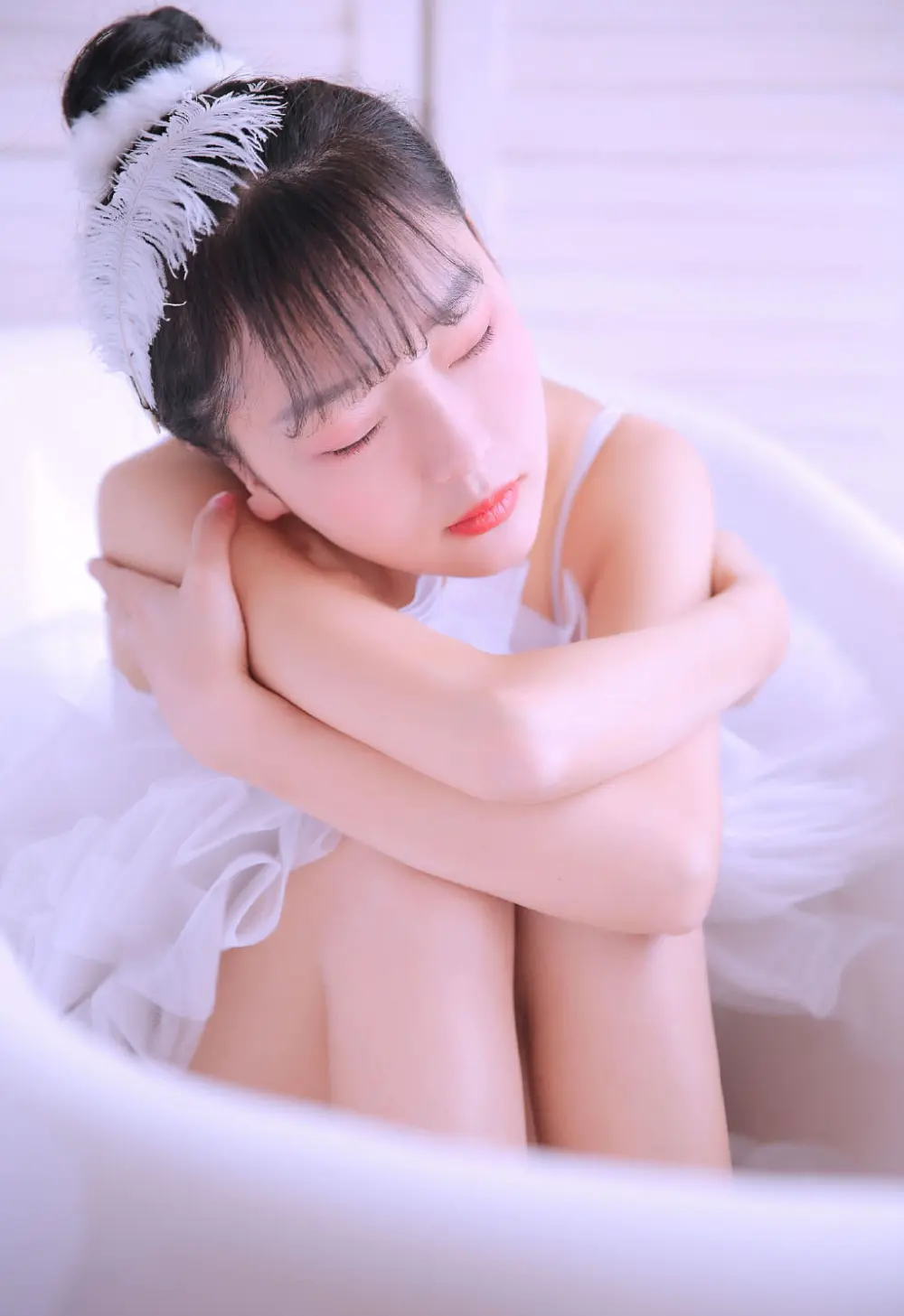 阳光下的芭蕾舞美女白皙大长腿光滑柔嫩图片 阳光下的芭蕾舞美女白皙大长腿光滑柔嫩图片
