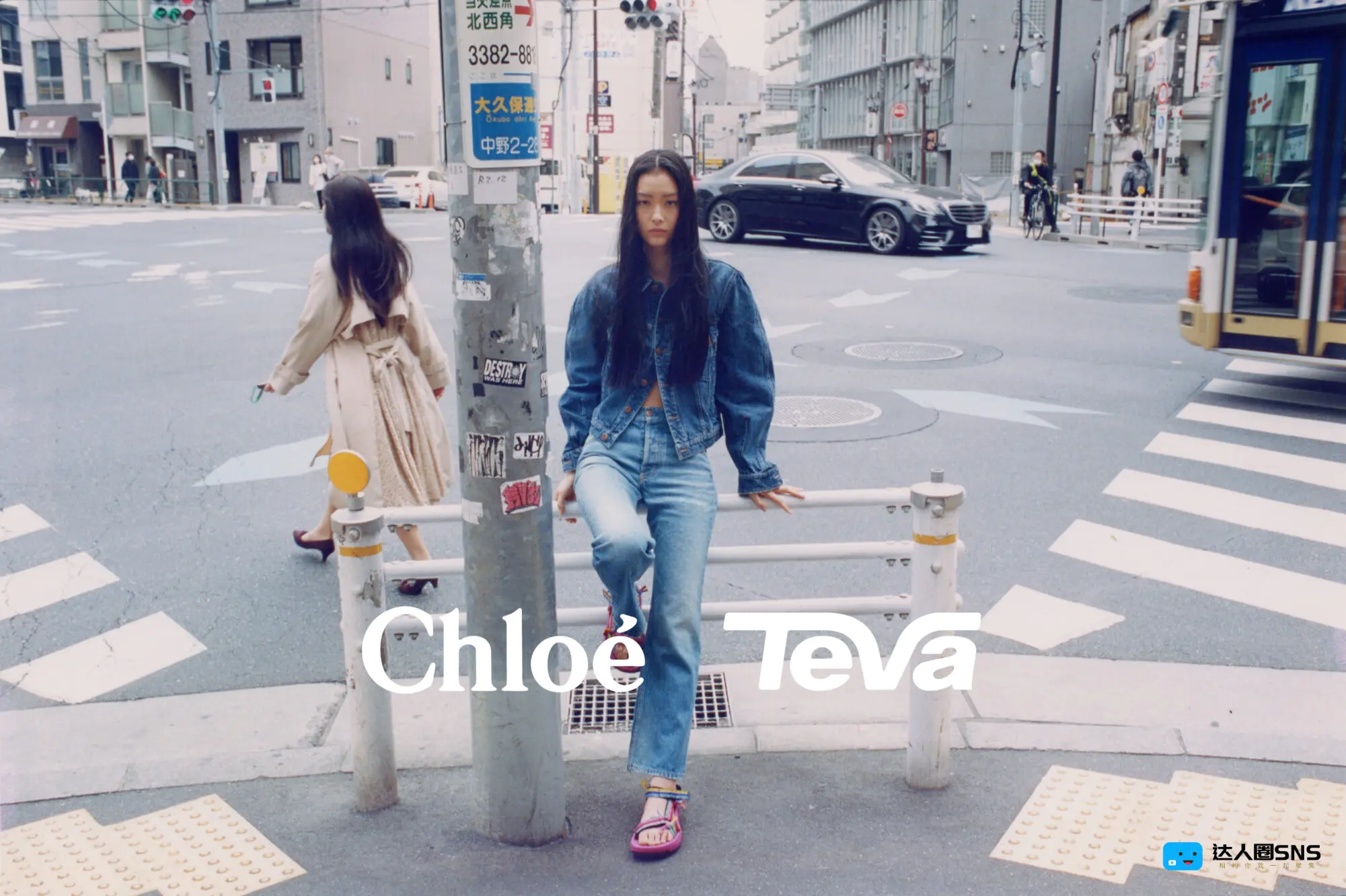 今年夏天就穿这双!Chloé携手Teva推出联名系列 今年夏天就穿这双!Chloé携手Teva推出联名系列