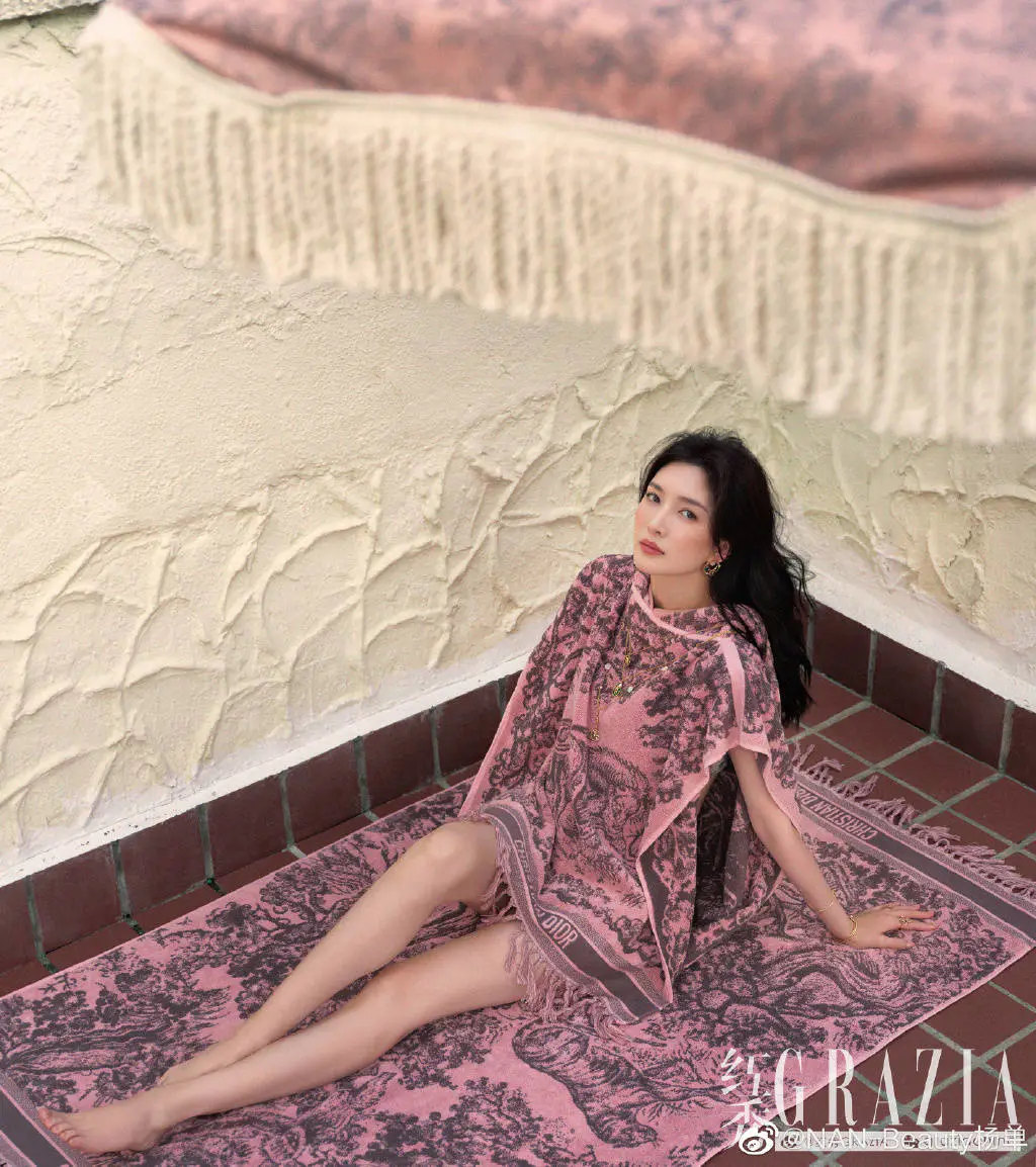 江疏影杂志写真太惊艳!身材曼妙美若天仙女人味十足 江疏影杂志写真太惊艳!身材曼妙美若天仙女人味十足