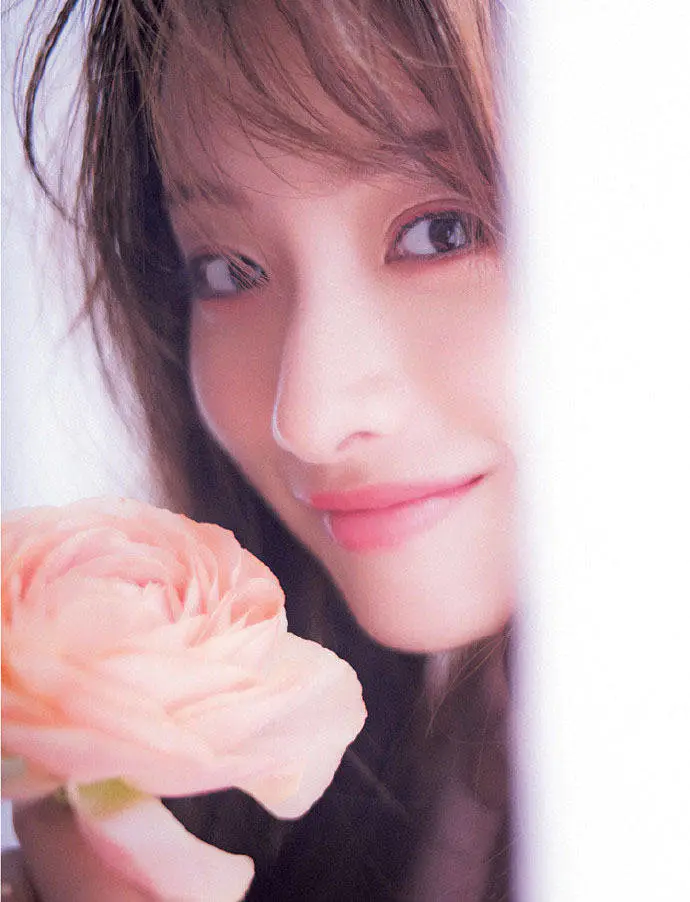 日本女星石原里美拍写真照片!浓妆艳抹造型百变太靓丽! 日本女星石原里美拍写真照片!浓妆艳抹造型百变太靓丽!