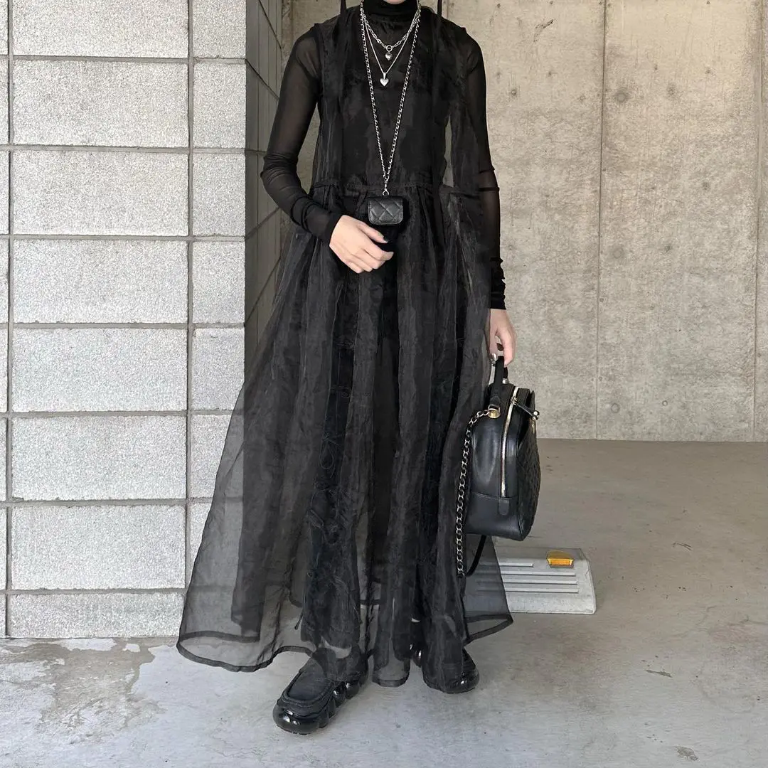 为衣服套上一件网纱罩衫,日本女生都喜爱这样叠穿 为衣服套上一件网纱罩衫,日本女生都喜爱这样叠穿