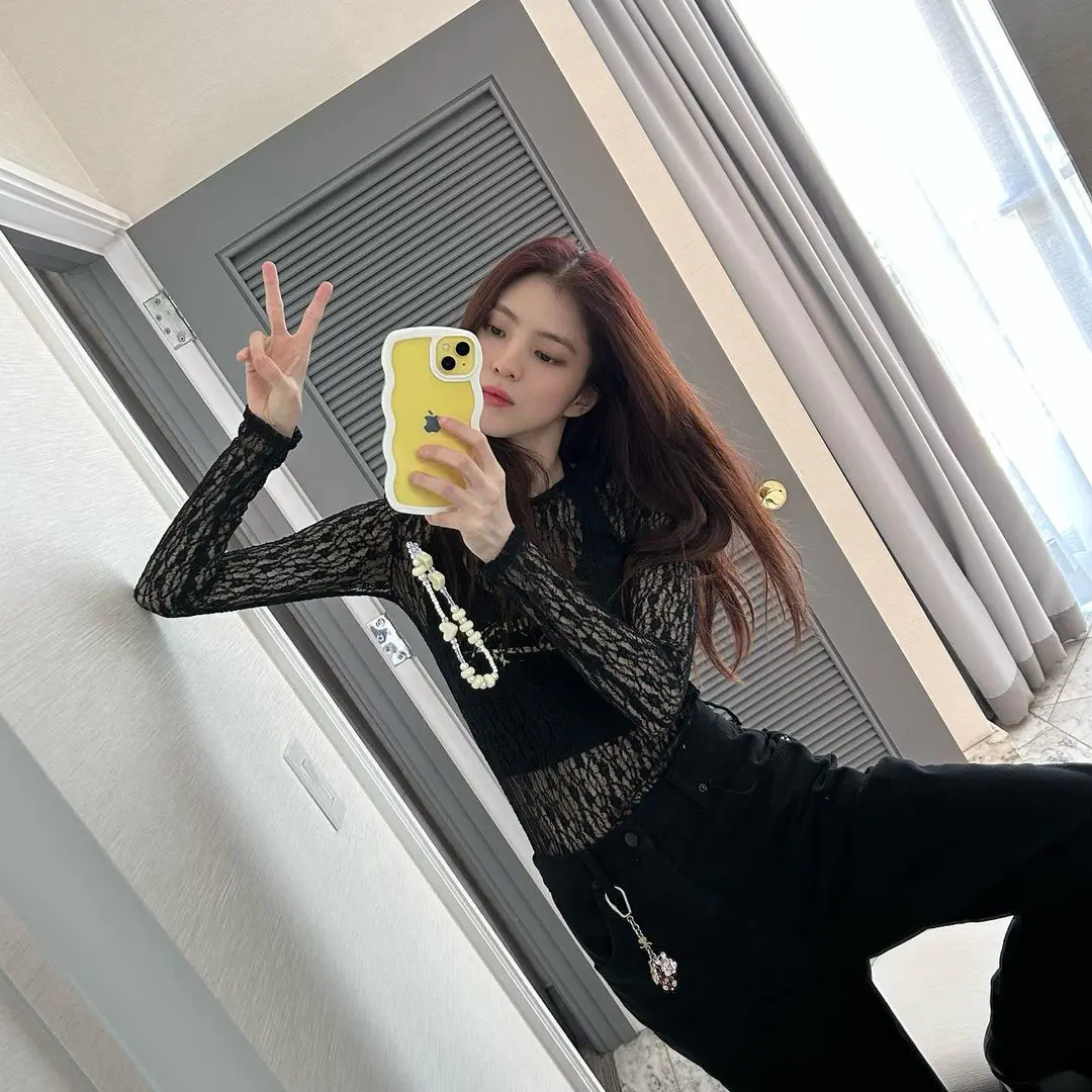 韩韶禧的酷拽辣妹风也太好看了,私下穿搭简直不要太好看 韩韶禧的酷拽辣妹风也太好看了,私下穿搭简直不要太好看