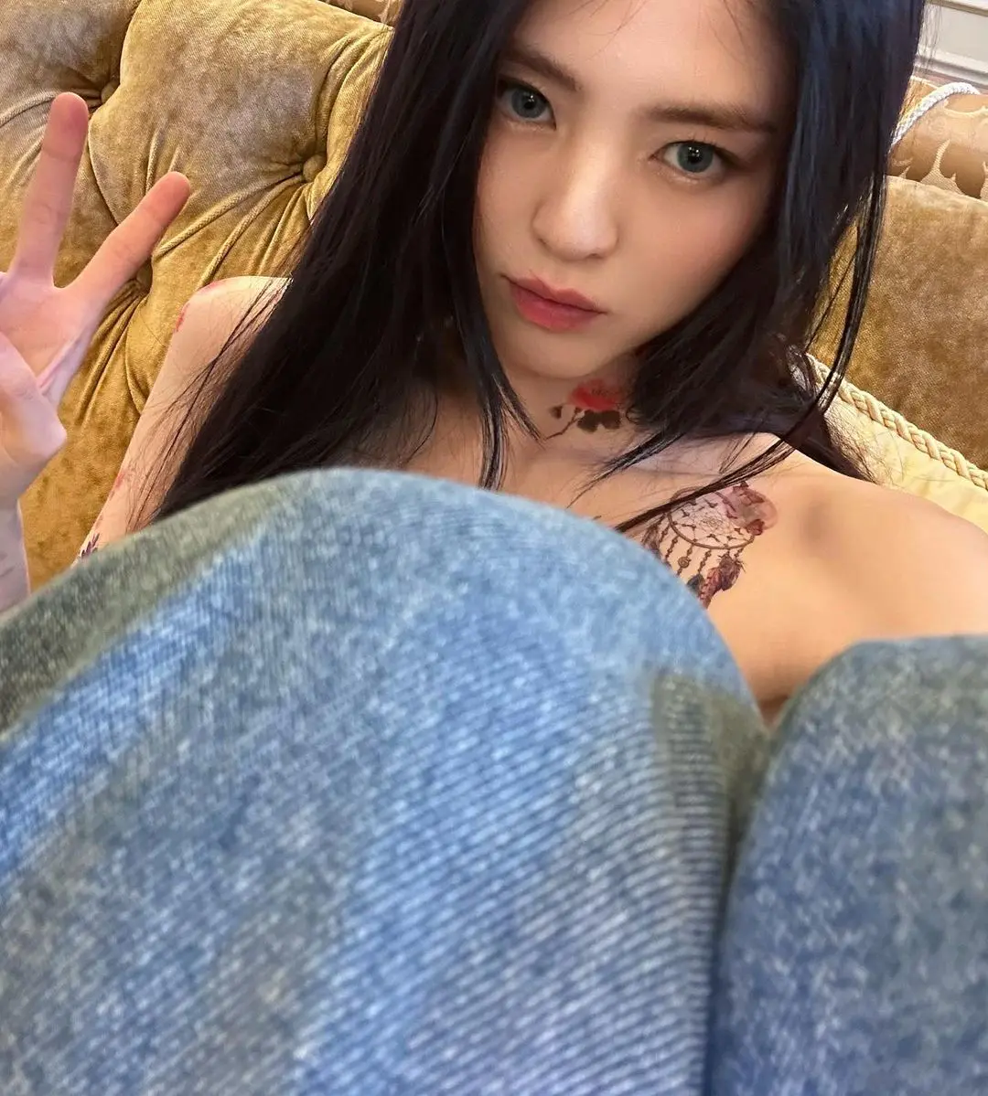 韩韶禧的酷拽辣妹风也太好看了,私下穿搭简直不要太好看 韩韶禧的酷拽辣妹风也太好看了,私下穿搭简直不要太好看