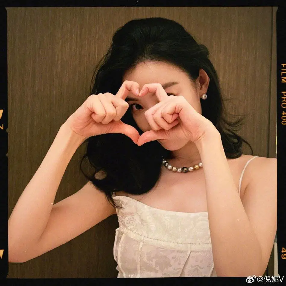倪妮晒多张卖萌写真图片,肤白貌美性感可爱女人味十足! 倪妮晒多张卖萌写真图片,肤白貌美性感可爱女人味十足!