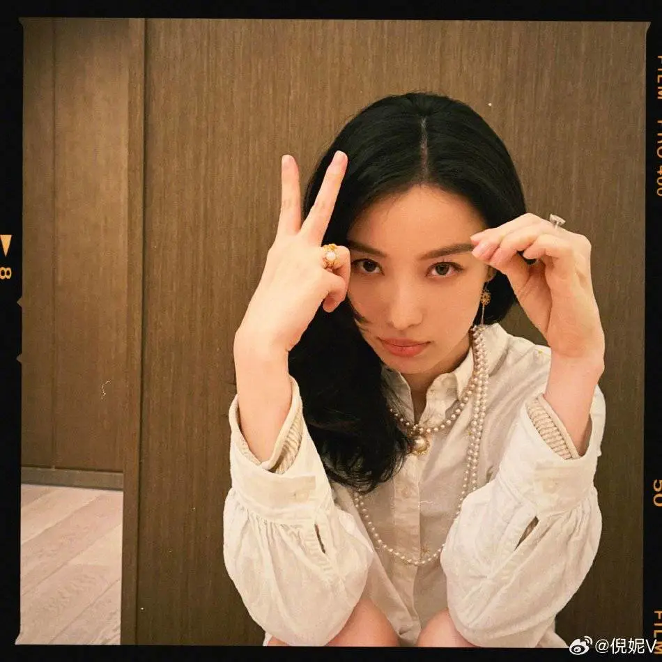 倪妮晒多张卖萌写真图片,肤白貌美性感可爱女人味十足! 倪妮晒多张卖萌写真图片,肤白貌美性感可爱女人味十足!