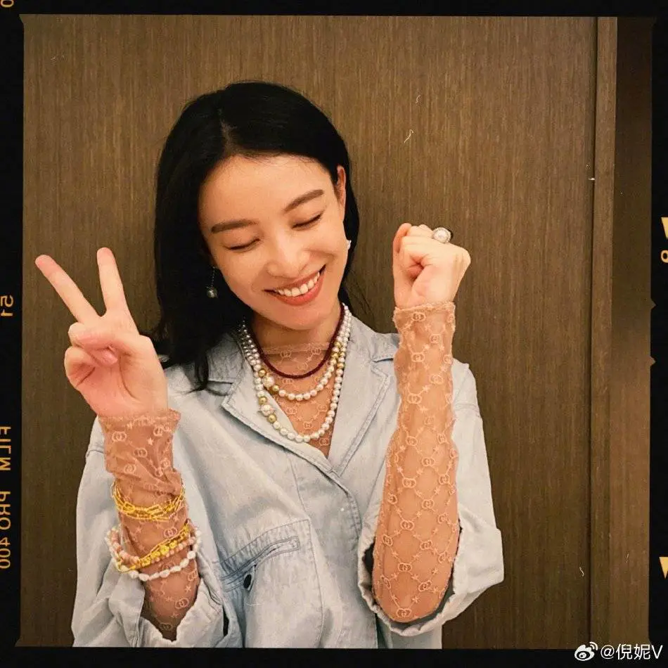 倪妮晒多张卖萌写真图片,肤白貌美性感可爱女人味十足! 倪妮晒多张卖萌写真图片,肤白貌美性感可爱女人味十足!
