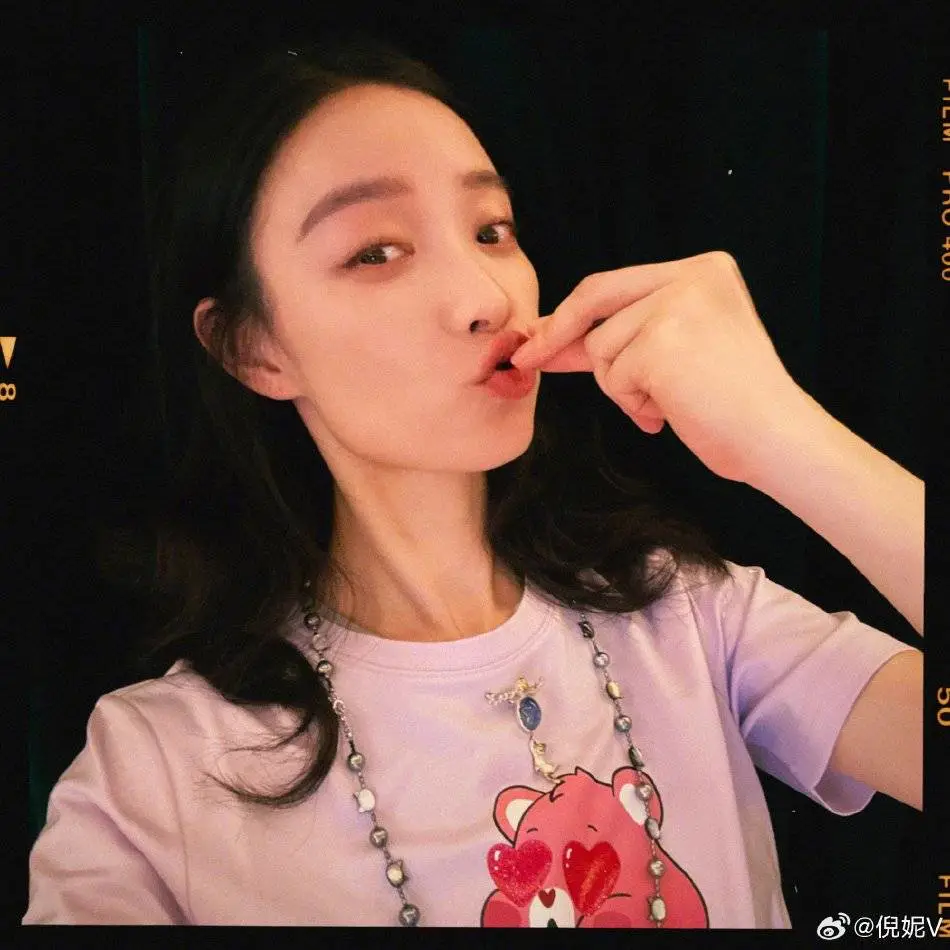 倪妮晒多张卖萌写真图片,肤白貌美性感可爱女人味十足! 倪妮晒多张卖萌写真图片,肤白貌美性感可爱女人味十足!
