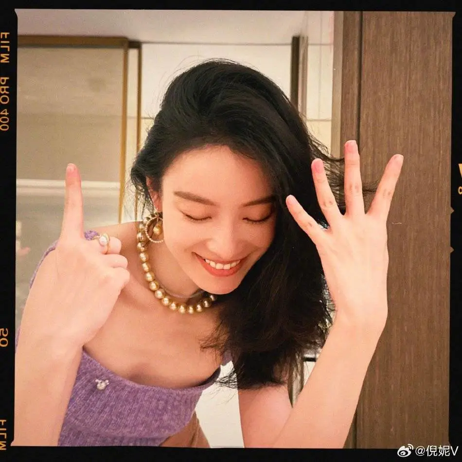 倪妮晒多张卖萌写真图片,肤白貌美性感可爱女人味十足! 倪妮晒多张卖萌写真图片,肤白貌美性感可爱女人味十足!