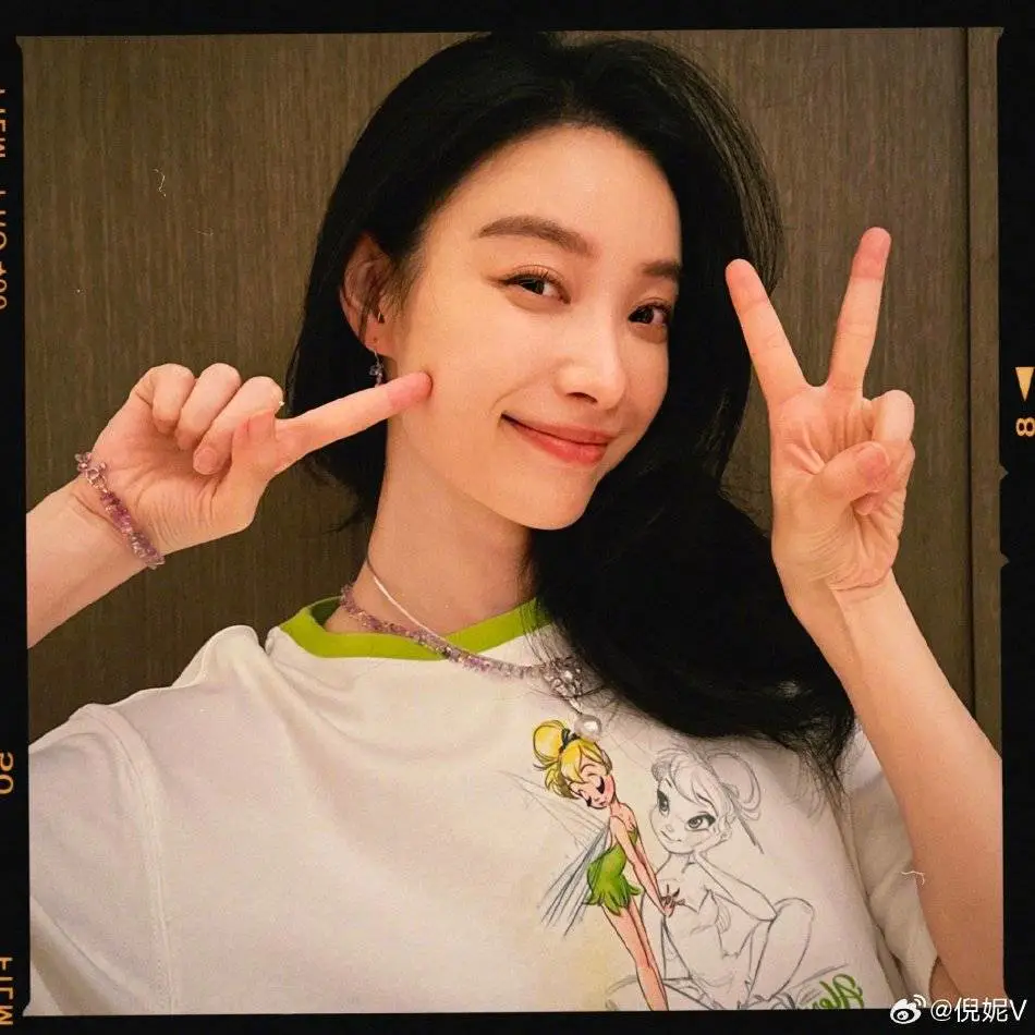 倪妮晒多张卖萌写真图片,肤白貌美性感可爱女人味十足! 倪妮晒多张卖萌写真图片,肤白貌美性感可爱女人味十足!