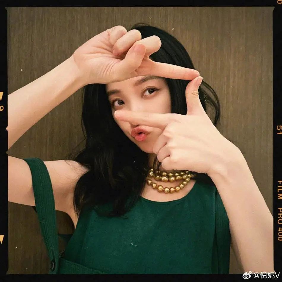 倪妮晒多张卖萌写真图片,肤白貌美性感可爱女人味十足! 倪妮晒多张卖萌写真图片,肤白貌美性感可爱女人味十足!