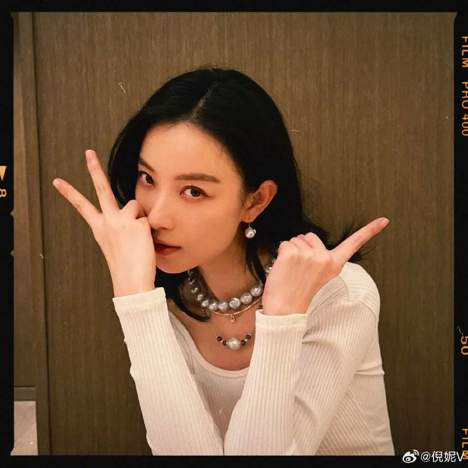 倪妮晒多张卖萌写真图片,肤白貌美性感可爱女人味十足! 倪妮晒多张卖萌写真图片,肤白貌美性感可爱女人味十足!