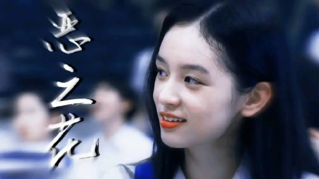 周也穿羽毛抹胸裙大秀雪嫩香肩!肌白貌美美得令人窒息! 周也穿羽毛抹胸裙大秀雪嫩香肩!肌白貌美美得令人窒息!