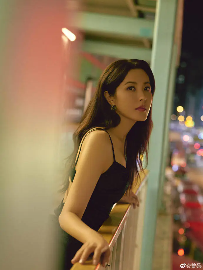 曾黎最新绝色写真妩媚大气!性感曲线女人味十足 曾黎最新绝色写真妩媚大气!性感曲线女人味十足