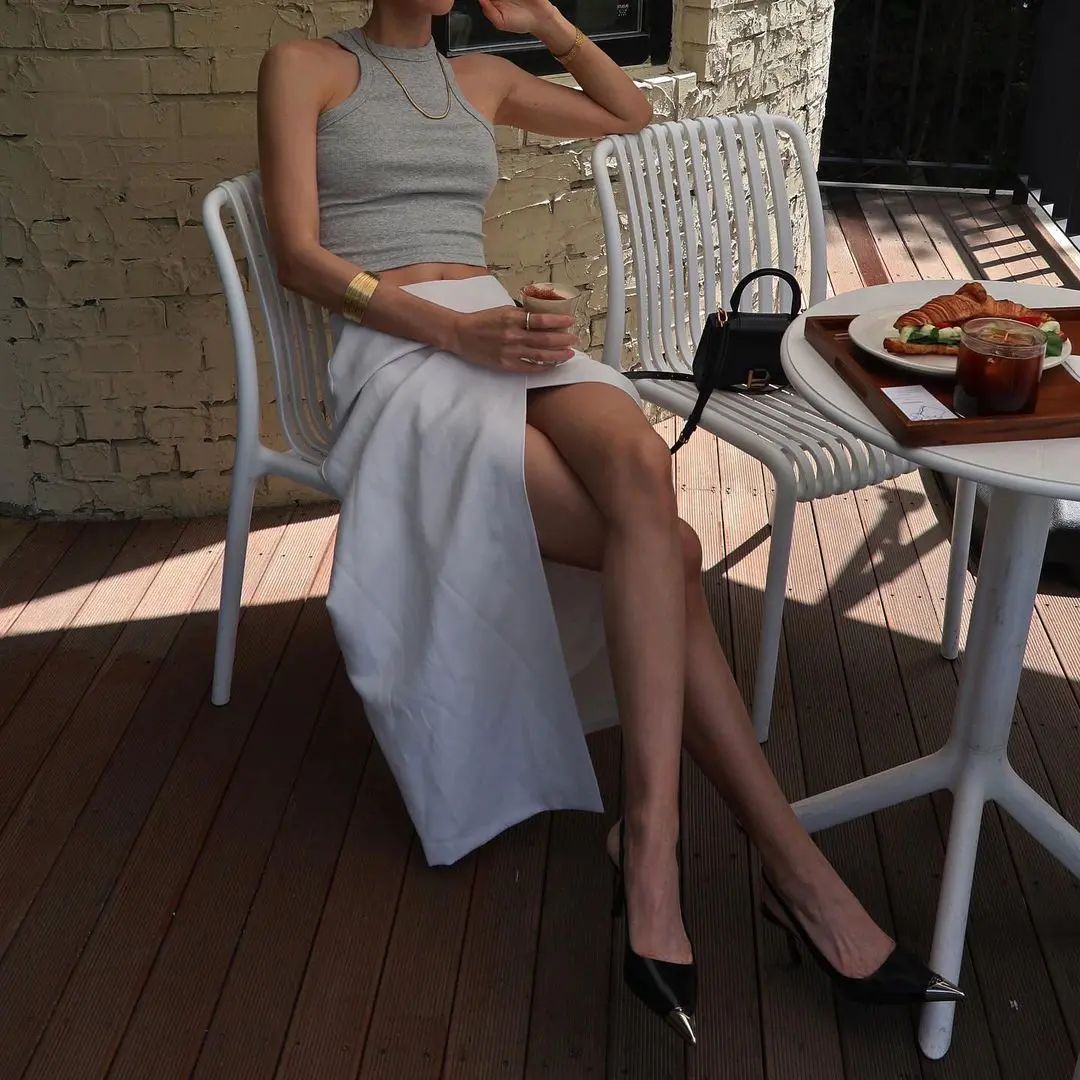 这个夏季好多人都爱穿开衩裙,露得高级展现性感迷人魅力! 这个夏季好多人都爱穿开衩裙,露得高级展现性感迷人魅力!