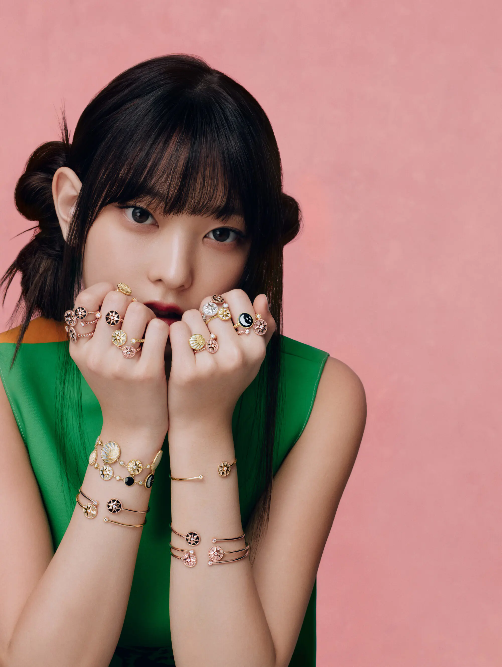 小鹿般的灵动眼神,NewJeans Haerin演绎Dior 全新Rose des Vents轻奢珠宝系列 小鹿般的灵动眼神,NewJeans Haerin演绎Dior 全新Rose des Vents轻奢珠宝系列