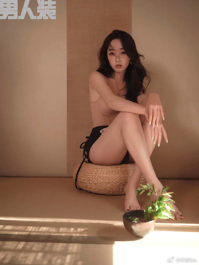 蒋梦婕时尚写真大秀事业线!修长美腿性感美艳 蒋梦婕时尚写真大秀事业线!修长美腿性感美艳
