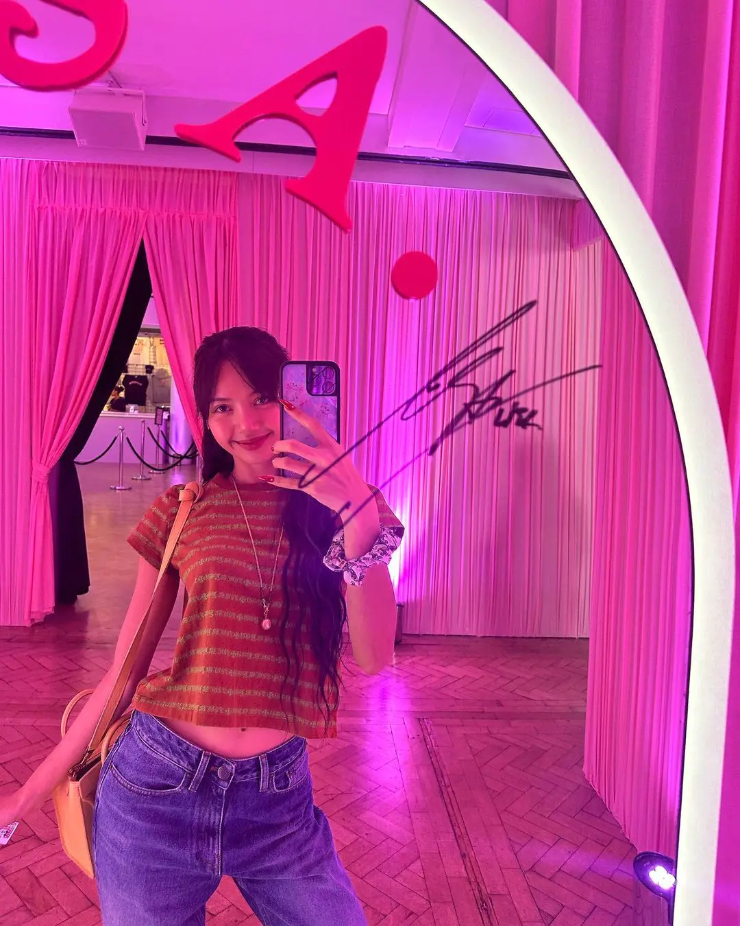 BLACKPINK的最新穿搭又更新了!Lisa暴风发文、Jisoo的穿衣风格太仙了 BLACKPINK的最新穿搭又更新了!Lisa暴风发文、Jisoo的穿衣风格太仙了