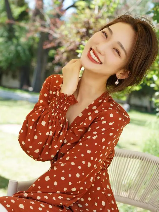 电影频道一姐蓝羽太惊艳!靓丽美图笑容太甜美! 电影频道一姐蓝羽太惊艳!靓丽美图笑容太甜美!