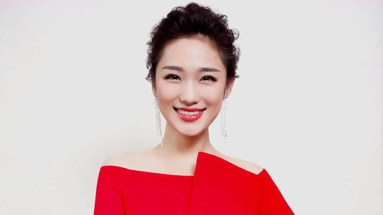 电影频道一姐蓝羽太惊艳!靓丽美图笑容太甜美! 电影频道一姐蓝羽太惊艳!靓丽美图笑容太甜美!
