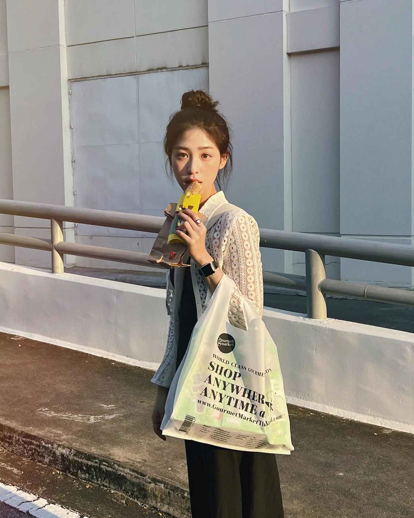 会穿还会拍!这位韩国氛围感女生不经意的照片更能吸引你 会穿还会拍!这位韩国氛围感女生不经意的照片更能吸引你