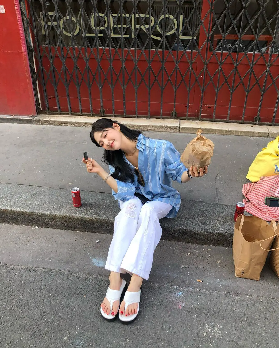 会穿还会拍!这位韩国氛围感女生不经意的照片更能吸引你 会穿还会拍!这位韩国氛围感女生不经意的照片更能吸引你