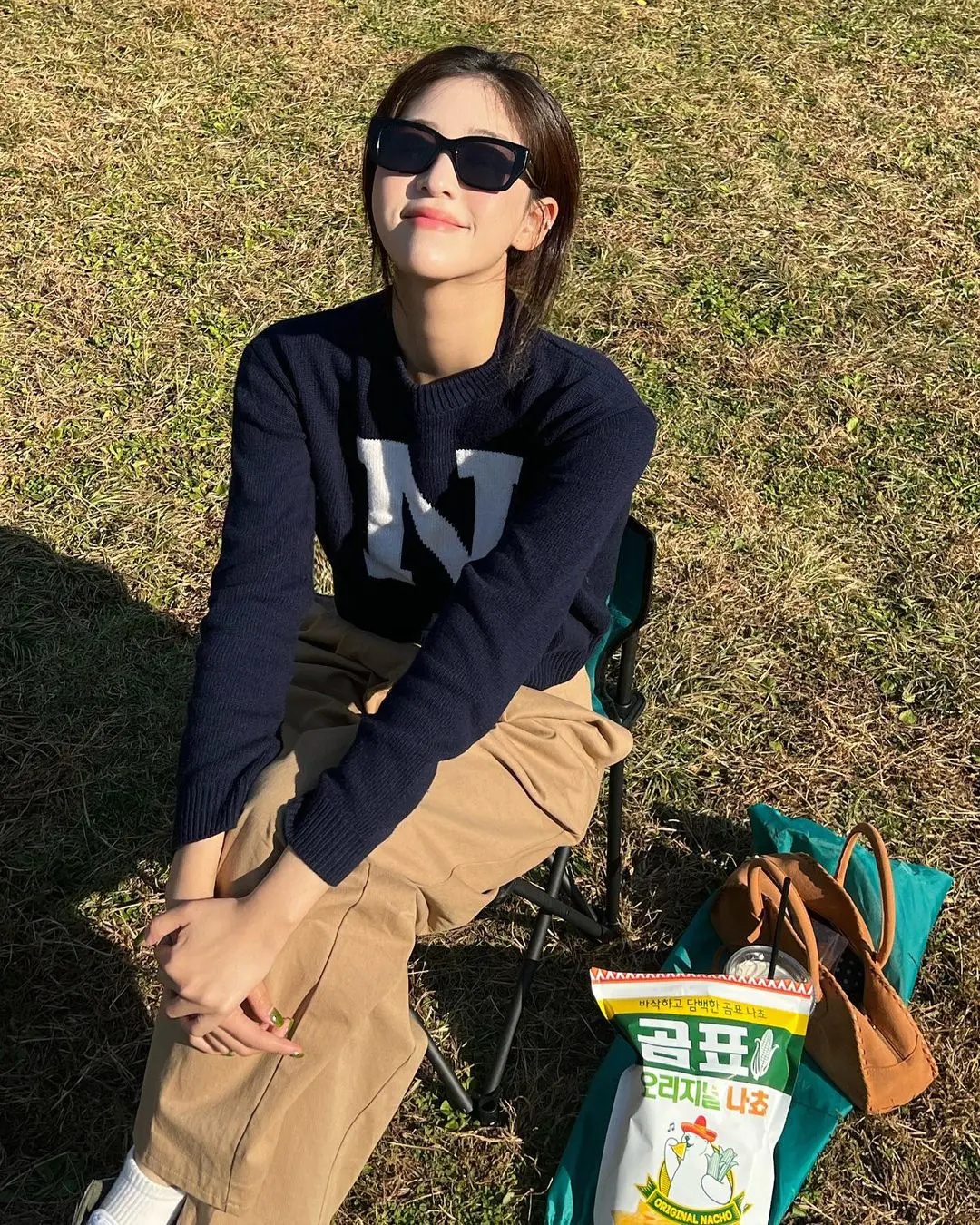 会穿还会拍!这位韩国氛围感女生不经意的照片更能吸引你 会穿还会拍!这位韩国氛围感女生不经意的照片更能吸引你