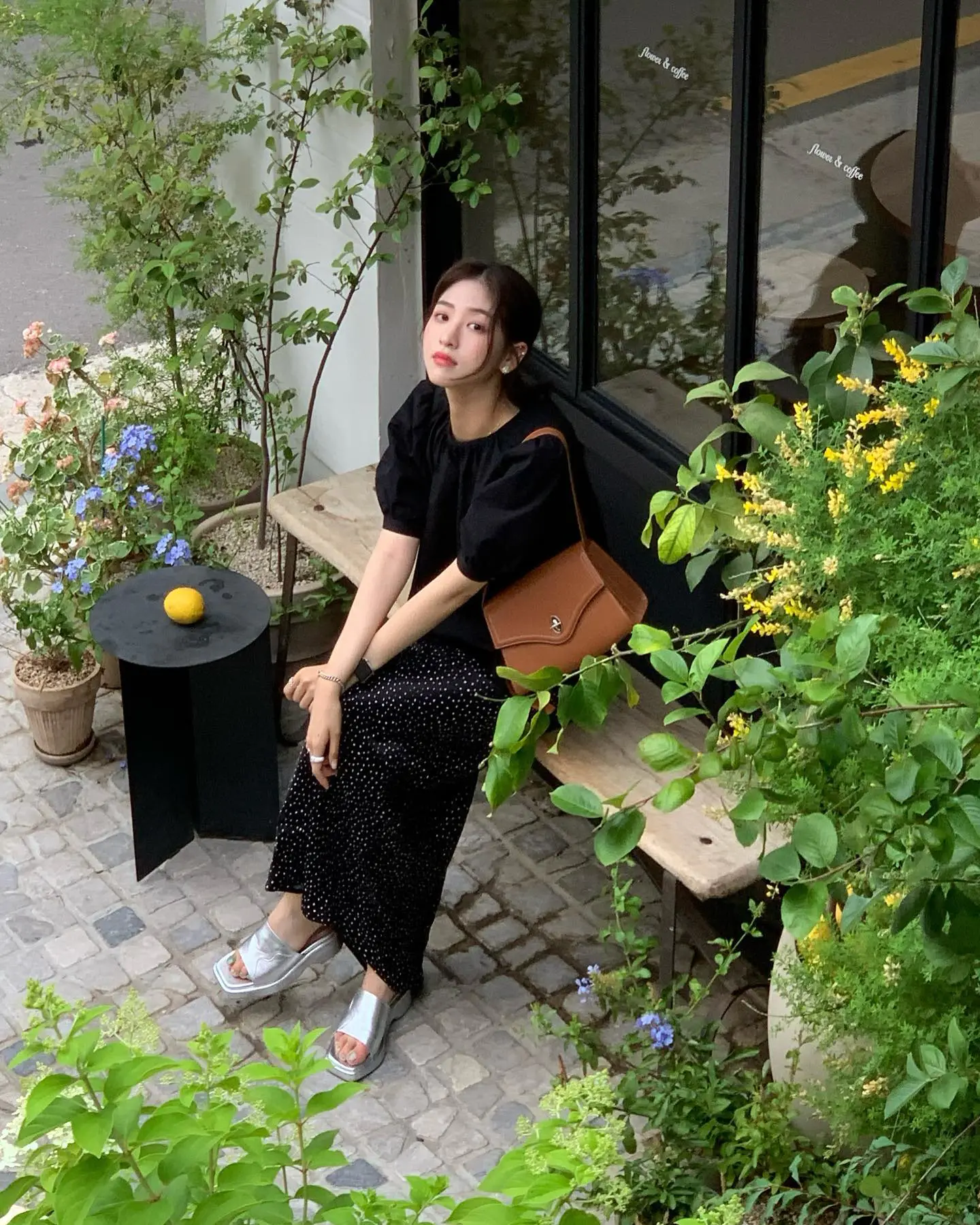 会穿还会拍!这位韩国氛围感女生不经意的照片更能吸引你 会穿还会拍!这位韩国氛围感女生不经意的照片更能吸引你