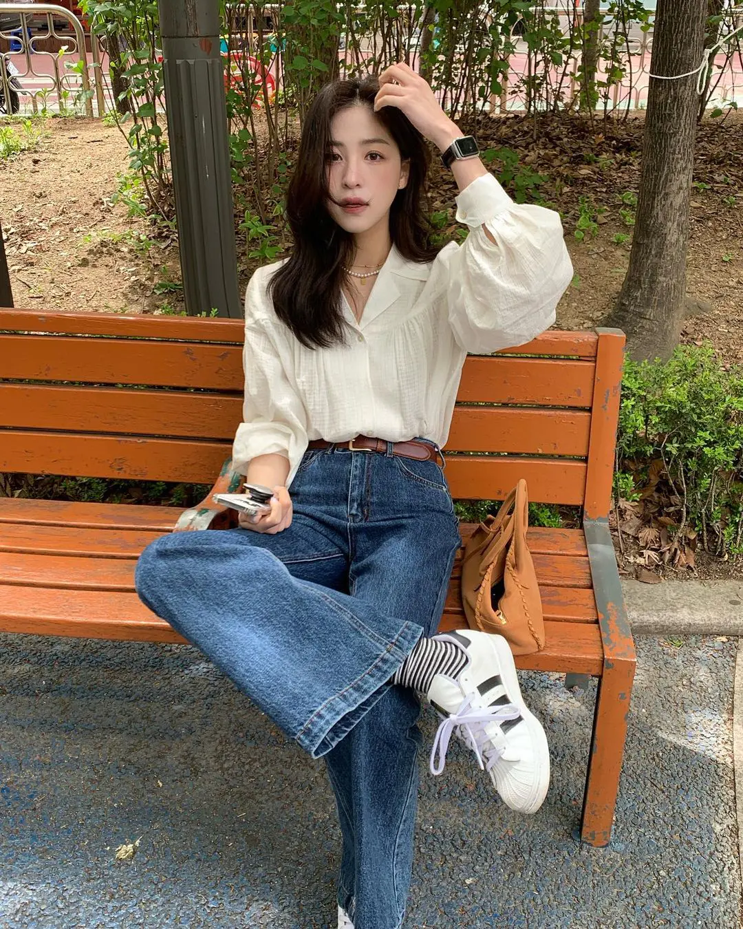 会穿还会拍!这位韩国氛围感女生不经意的照片更能吸引你 会穿还会拍!这位韩国氛围感女生不经意的照片更能吸引你
