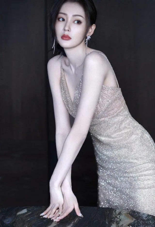 性感尤物张天爱要演飒爽女将!天使面孔魔鬼身材太火辣 性感尤物张天爱要演飒爽女将!天使面孔魔鬼身材太火辣