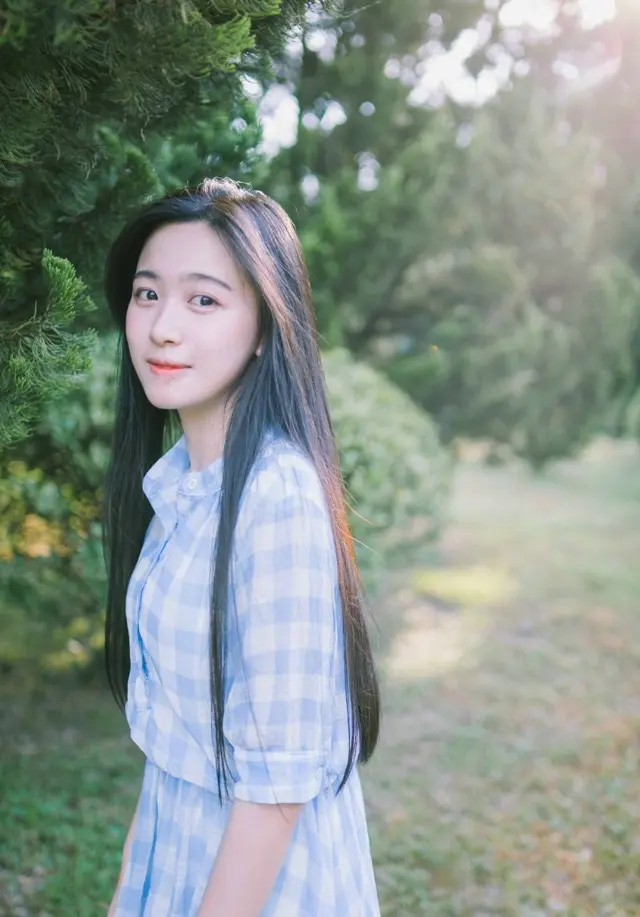 小清新治愈系美女黑长直发温柔动人图片 小清新治愈系美女黑长直发温柔动人图片