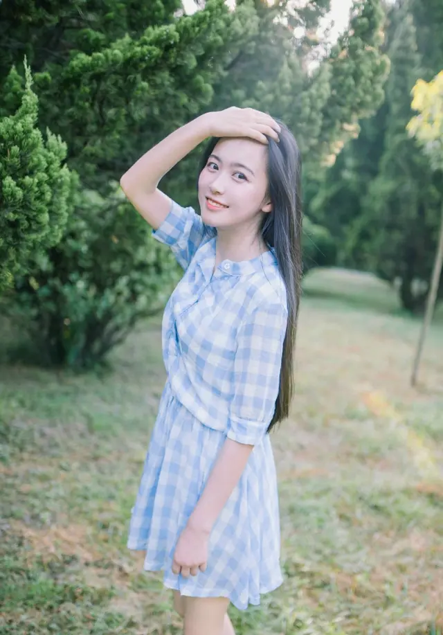 小清新治愈系美女黑长直发温柔动人图片 小清新治愈系美女黑长直发温柔动人图片