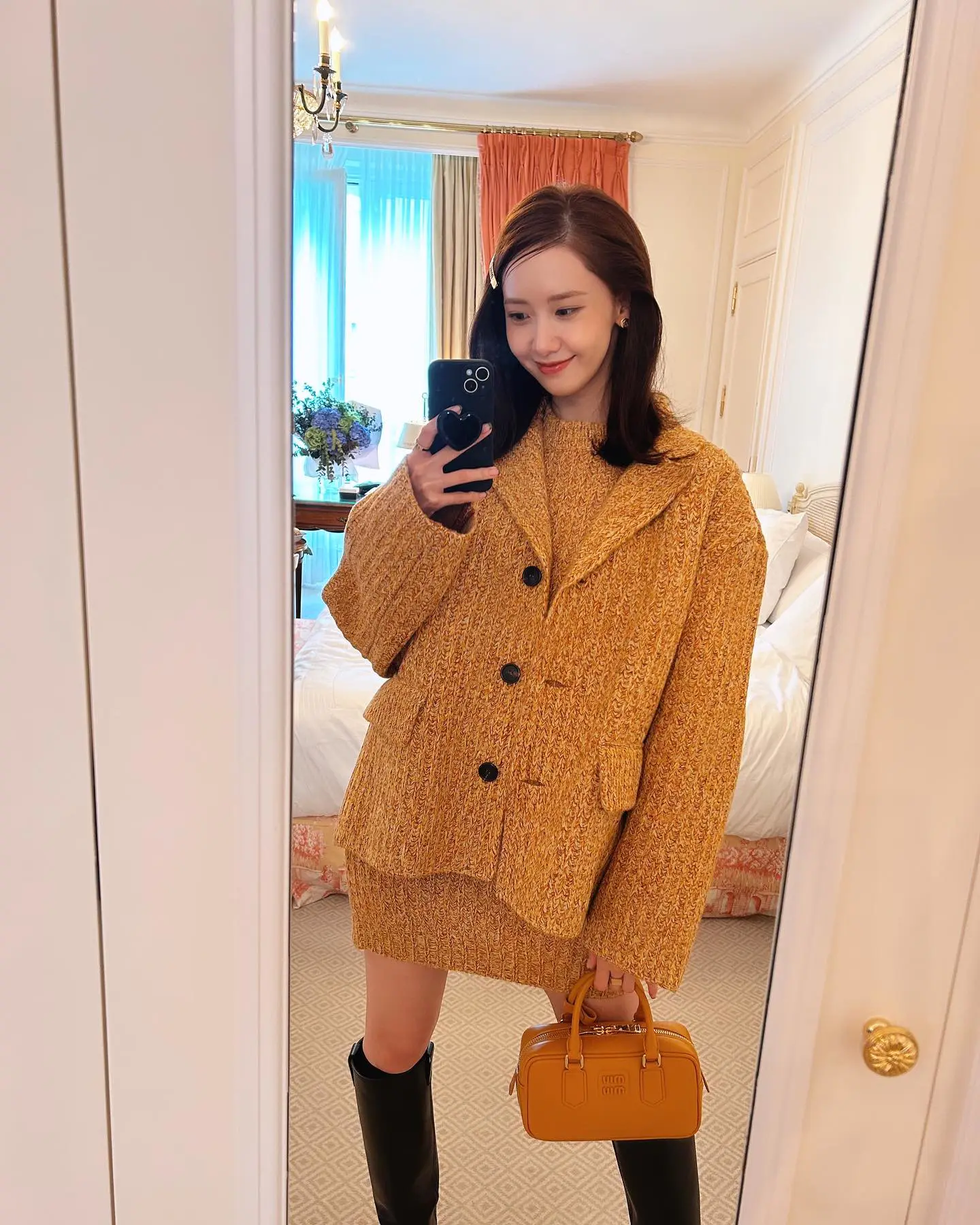 润娥、Momo和张员瑛,各代女团代表齐聚Miu Miu 2024春夏秀场 润娥、Momo和张员瑛,各代女团代表齐聚Miu Miu 2024春夏秀场