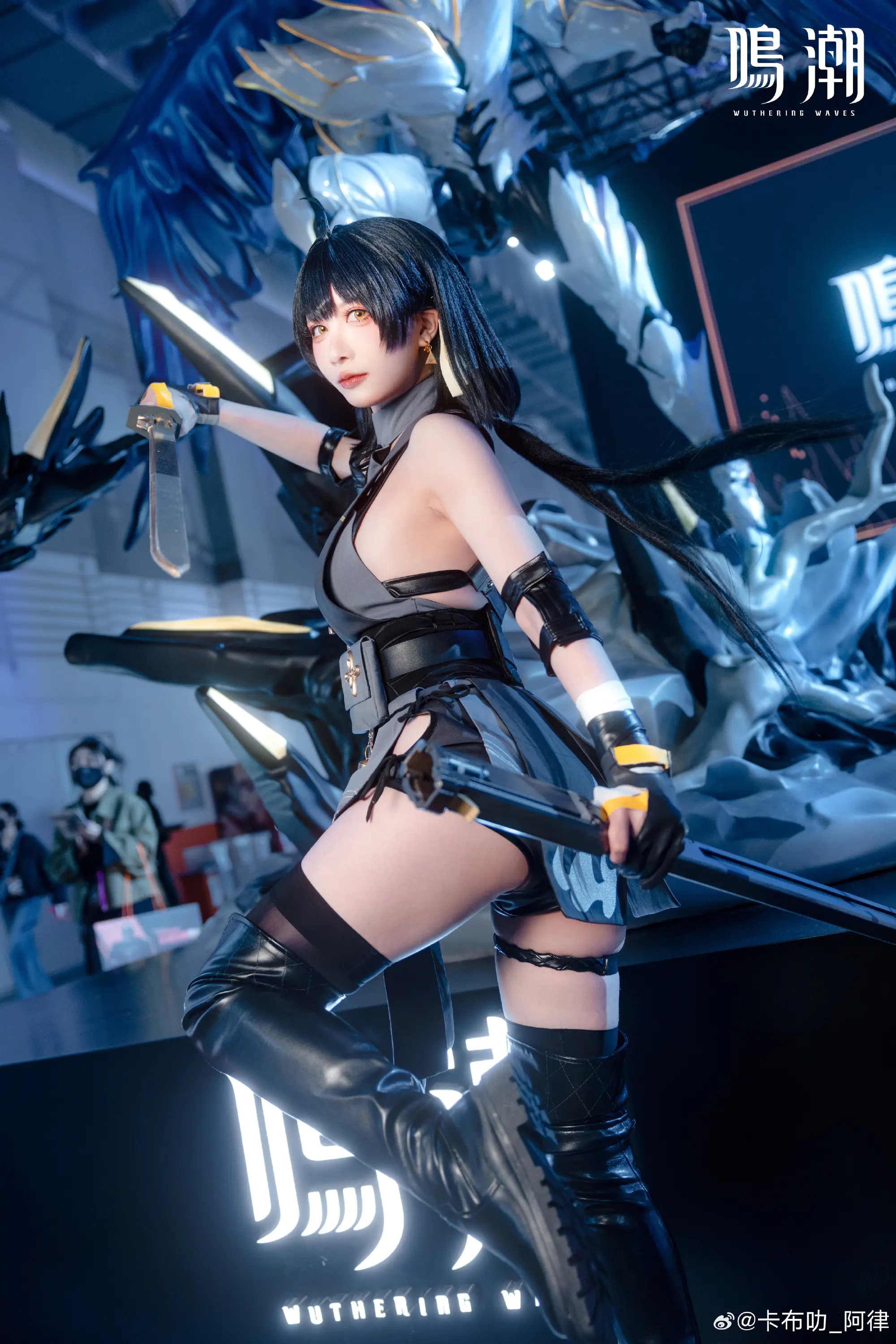 COSPLAY 这次担任的是女漂泊者(ง •̀_•́)ง 鸣潮 安可 @可以吃的小奶糖 COSPLAY 这次担任的是女漂泊者(ง •̀_•́)ง 鸣潮 安可 @可以吃的小奶糖