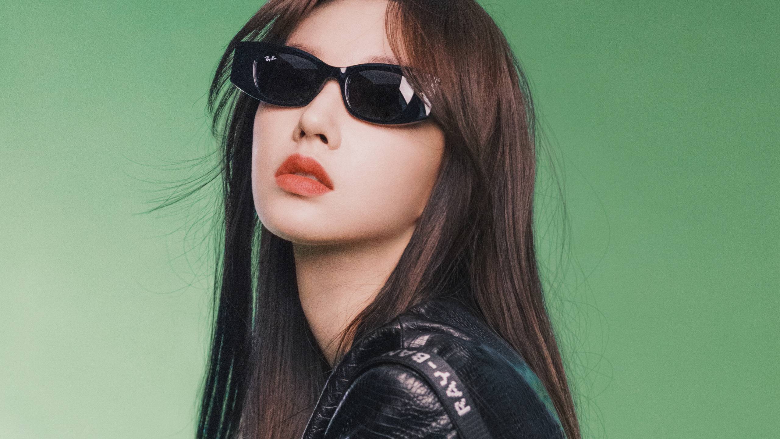 戴眼镜的程潇泰裤辣，美女程潇戴各式不同眼镜美拍写真合集桌面壁纸-达人圈原创摄影