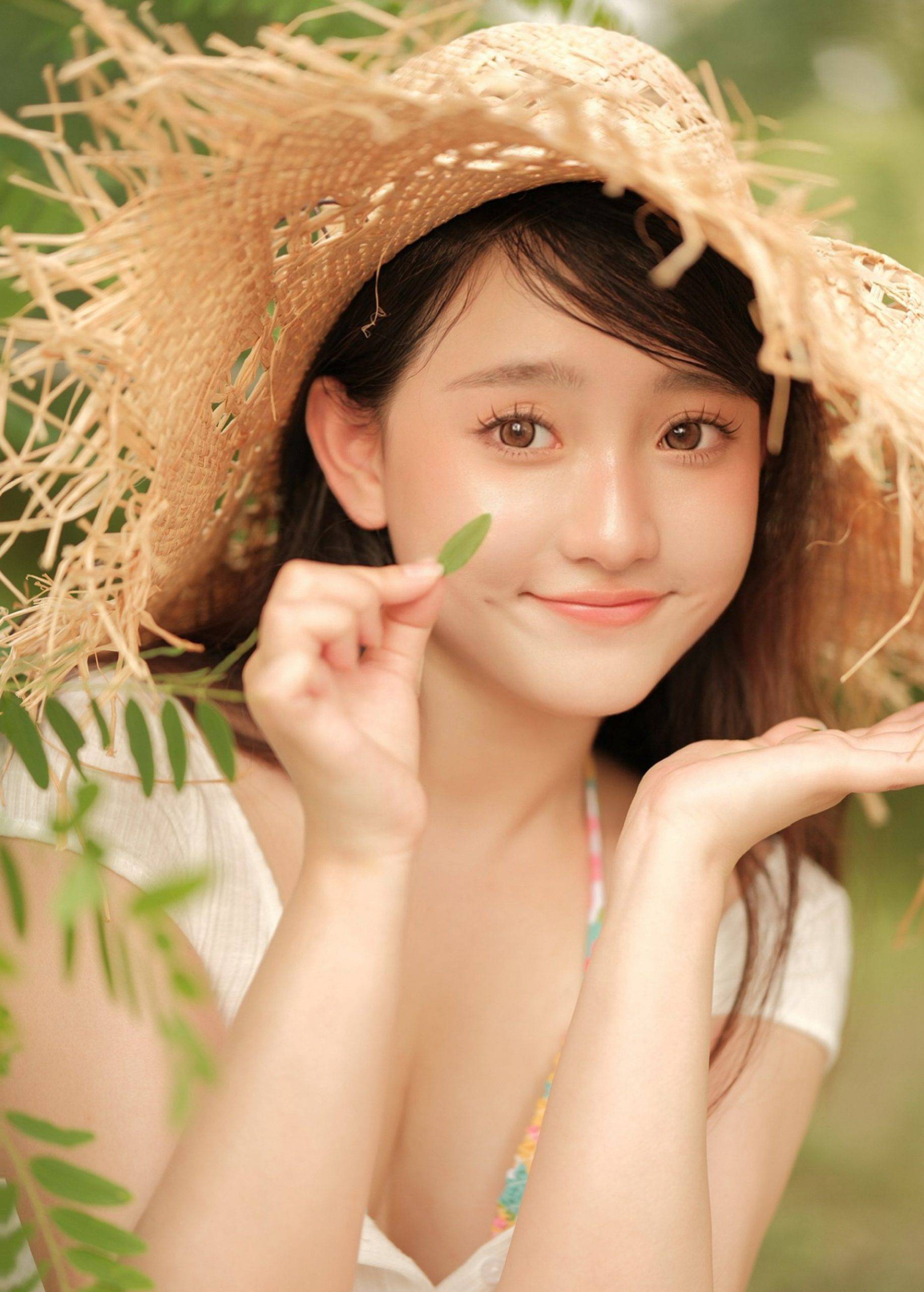 听风，懂你，我在公园等你，夏日性感短裤美女户外游玩随心超美写真图片-达人圈原创摄影