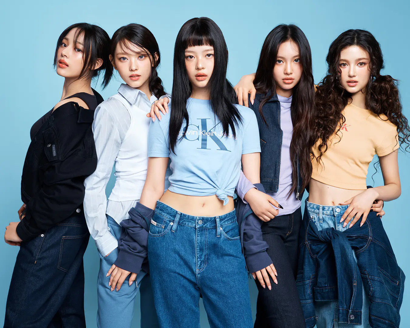 Calvin Klein 这次找来 NewJeans 穿上牛仔裤拍广告,满满的惊喜! Calvin Klein 这次找来 NewJeans 穿上牛仔裤拍广告,满满的惊喜!