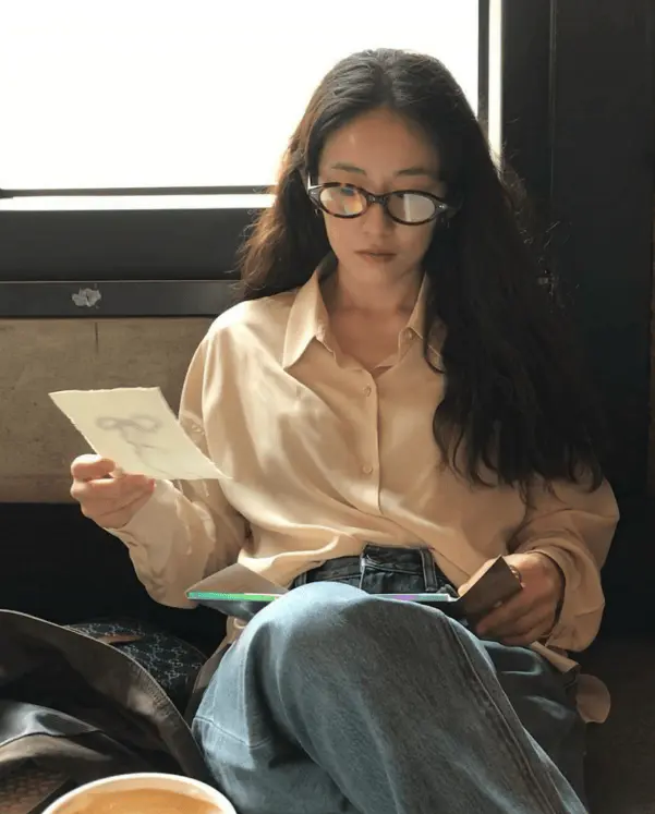 松弛感穿搭教科书:时尚博主Parkchoeunnn如何用简约打造不凡时尚态度 松弛感穿搭教科书:时尚博主Parkchoeunnn如何用简约打造不凡时尚态度