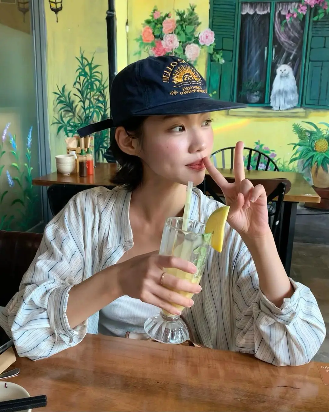 不笑時像郑浩妍,笑起來是邻家女孩:看看这位淡颜系韩国美女模特 不笑時像郑浩妍,笑起來是邻家女孩:看看这位淡颜系韩国美女模特