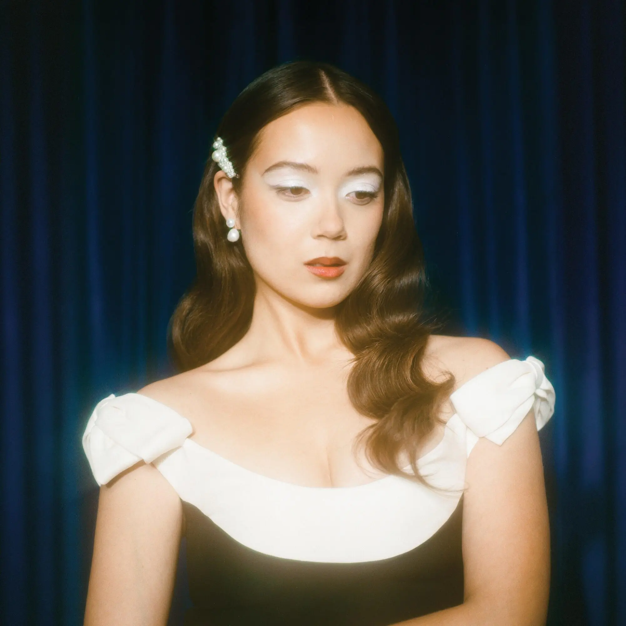 在CHANEL秀上发现的可爱女生,林冰 Laufey为什么成为乐坛新星又获品牌青睐? 在CHANEL秀上发现的可爱女生,林冰 Laufey为什么成为乐坛新星又获品牌青睐?
