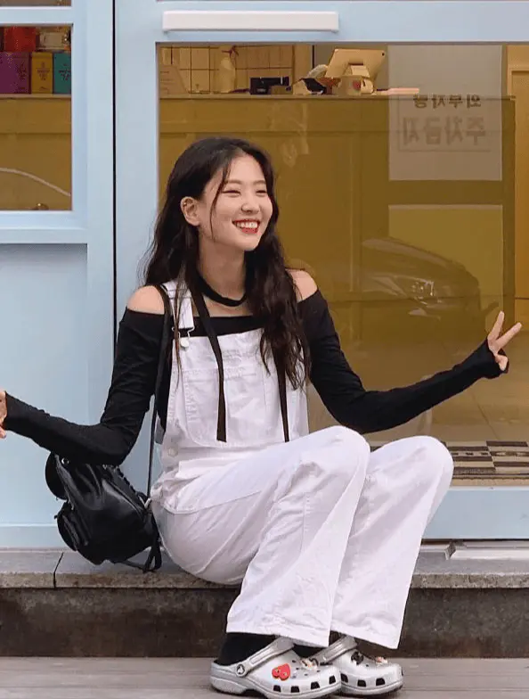ins时尚博主穿搭风格:甜美与清新的完美融合 ins时尚博主穿搭风格:甜美与清新的完美融合
