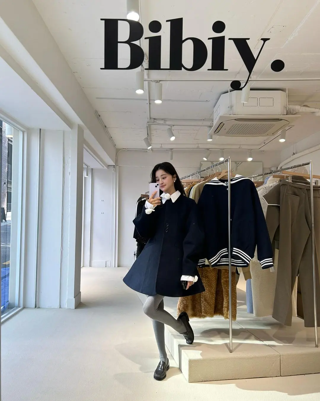 因为Jennie认识了日本服装品牌 Bibiy,发现创办人小松友结子好会穿 因为Jennie认识了日本服装品牌 Bibiy,发现创办人小松友结子好会穿