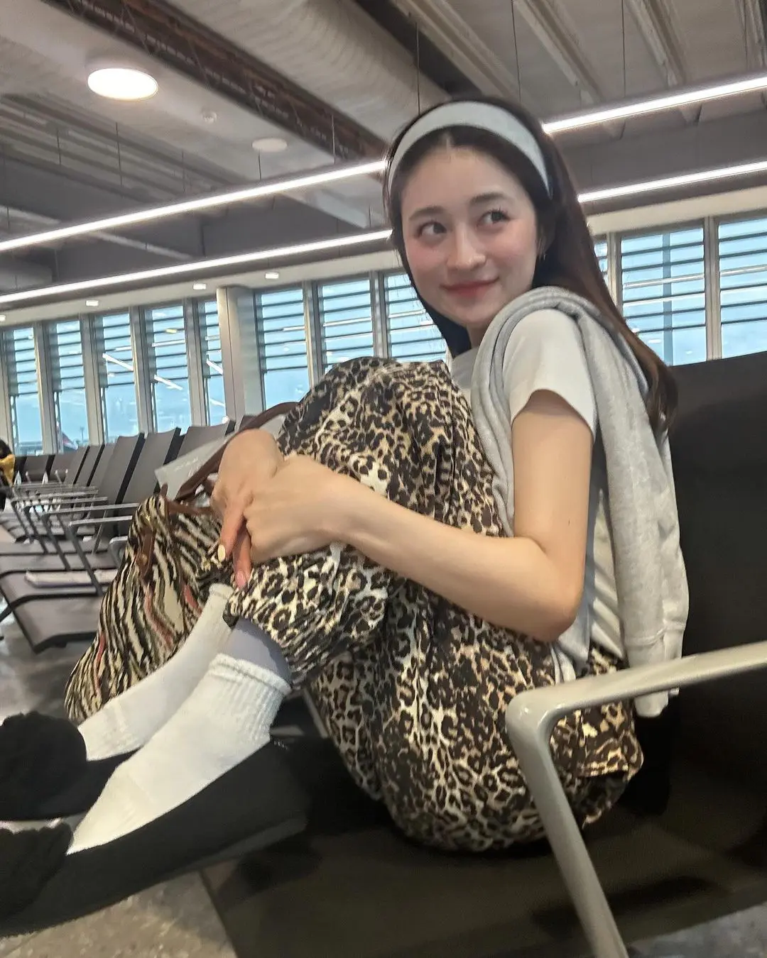 因为Jennie认识了日本服装品牌 Bibiy,发现创办人小松友结子好会穿 因为Jennie认识了日本服装品牌 Bibiy,发现创办人小松友结子好会穿